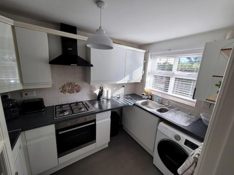 2 Bedroom End Of Terrace House Wellington  Luaran gambar